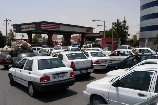 ضربه تکرار بحران اطلاع‌رسانی بنزینی دولت به امنیت روانی مردم / اعلام و تکذیب تغییر سهمیه خودروهای نوشماره در ۶ ساعت!